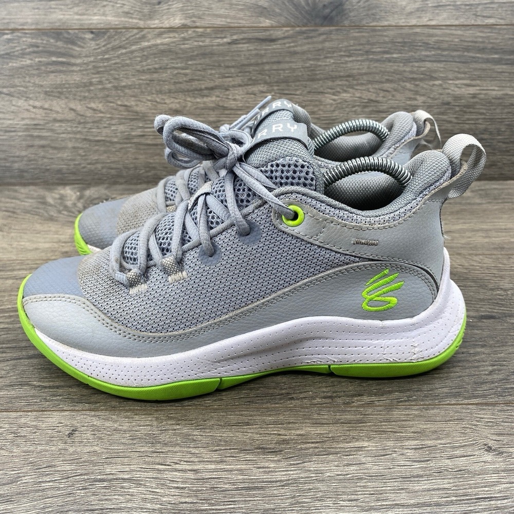 Under Armour Steph Curry 3Z5 Youth Shoe size 3.5 Y Gray Green  3023530